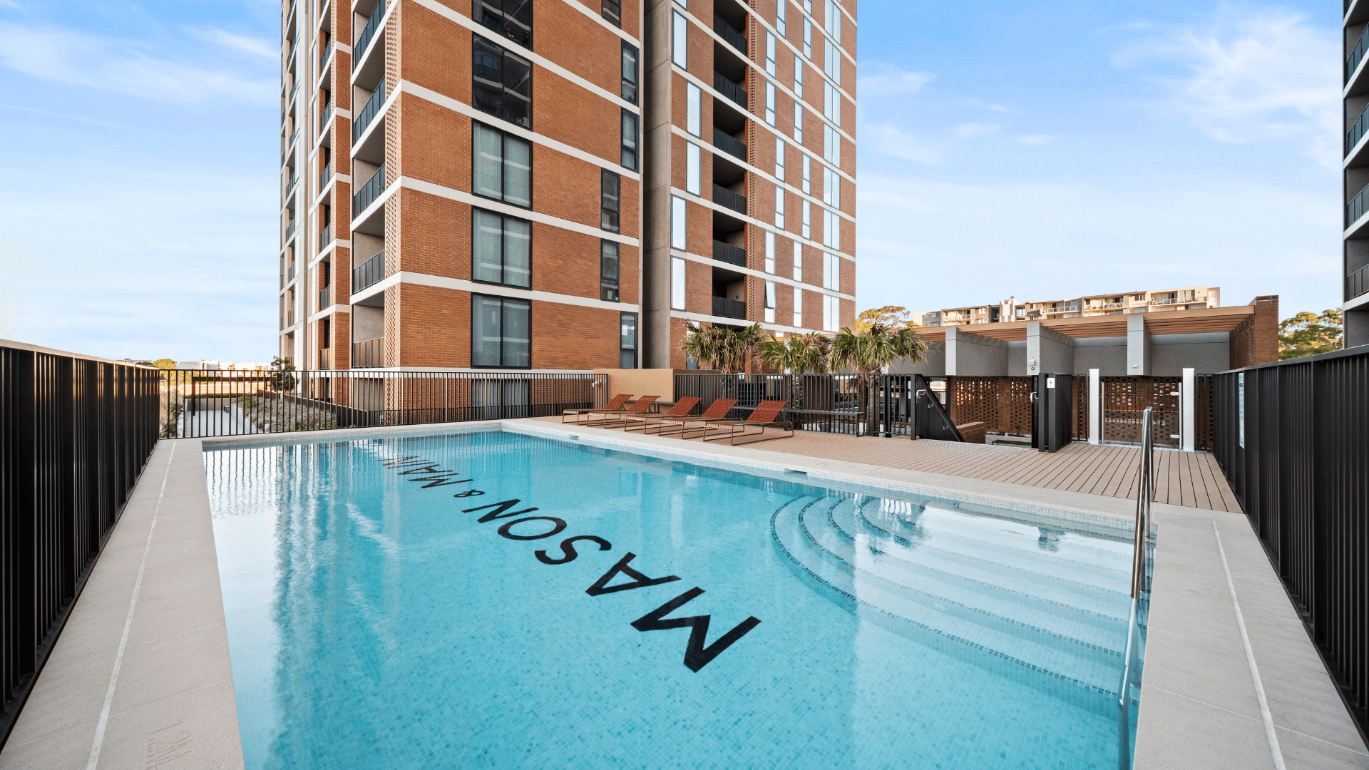 Mason & Main image 1